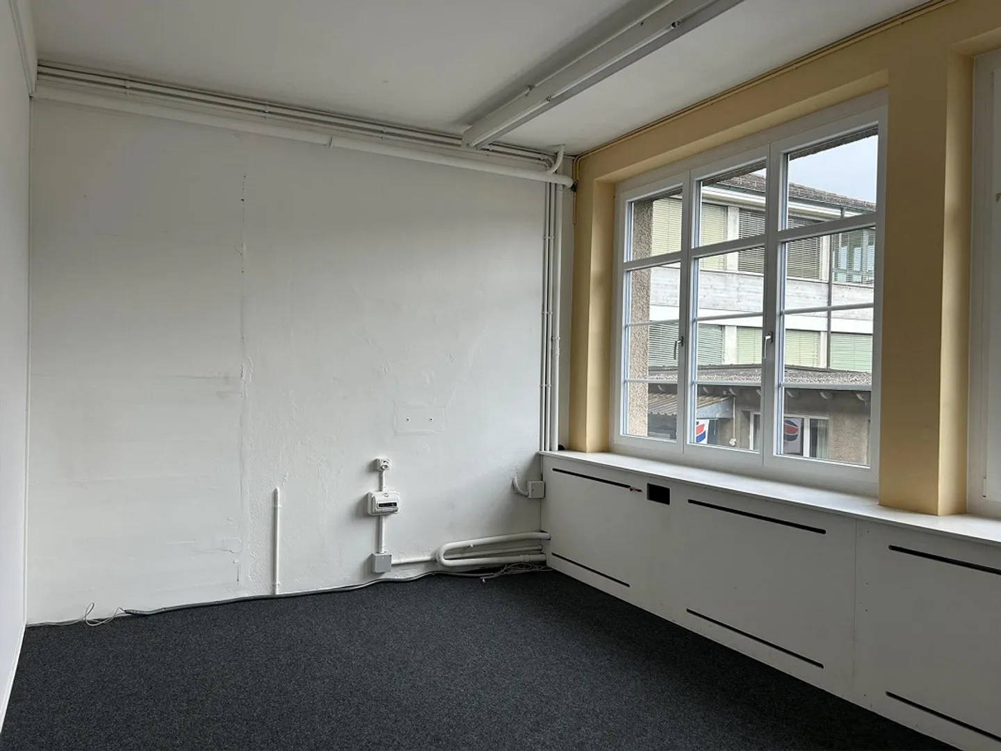 Deux bureaux avec entrée et petite kitchenette - Photo 5 sur 9