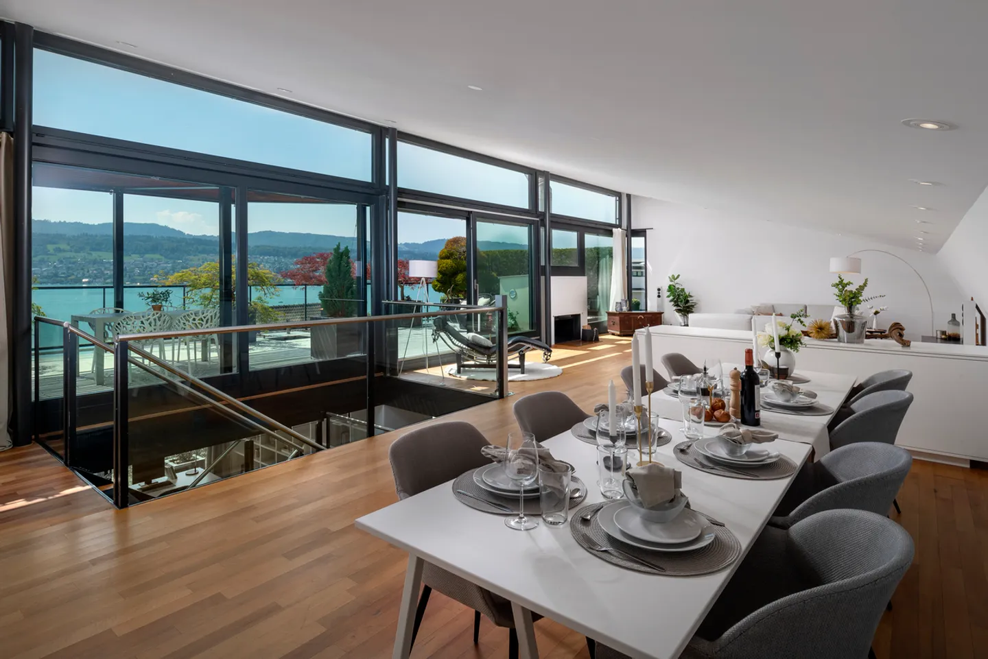 Luxuriöse Attika-Wohnung mit Seeblick - Foto 2 von 14