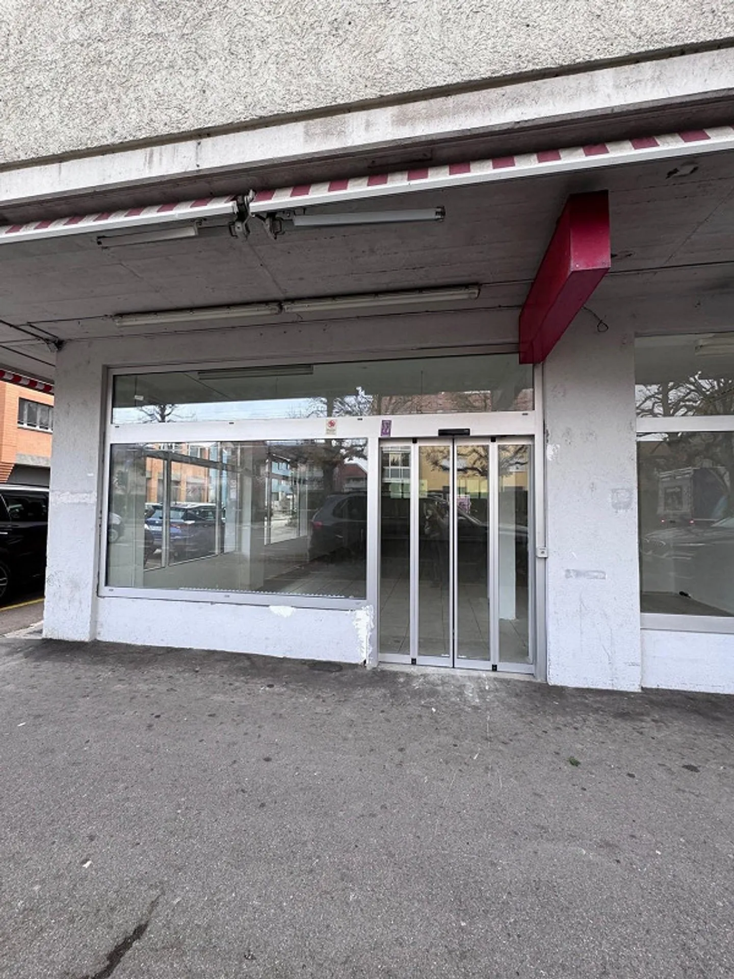 La tua occasione: Spazio commerciale con buona visibilità - Foto 3 di 3