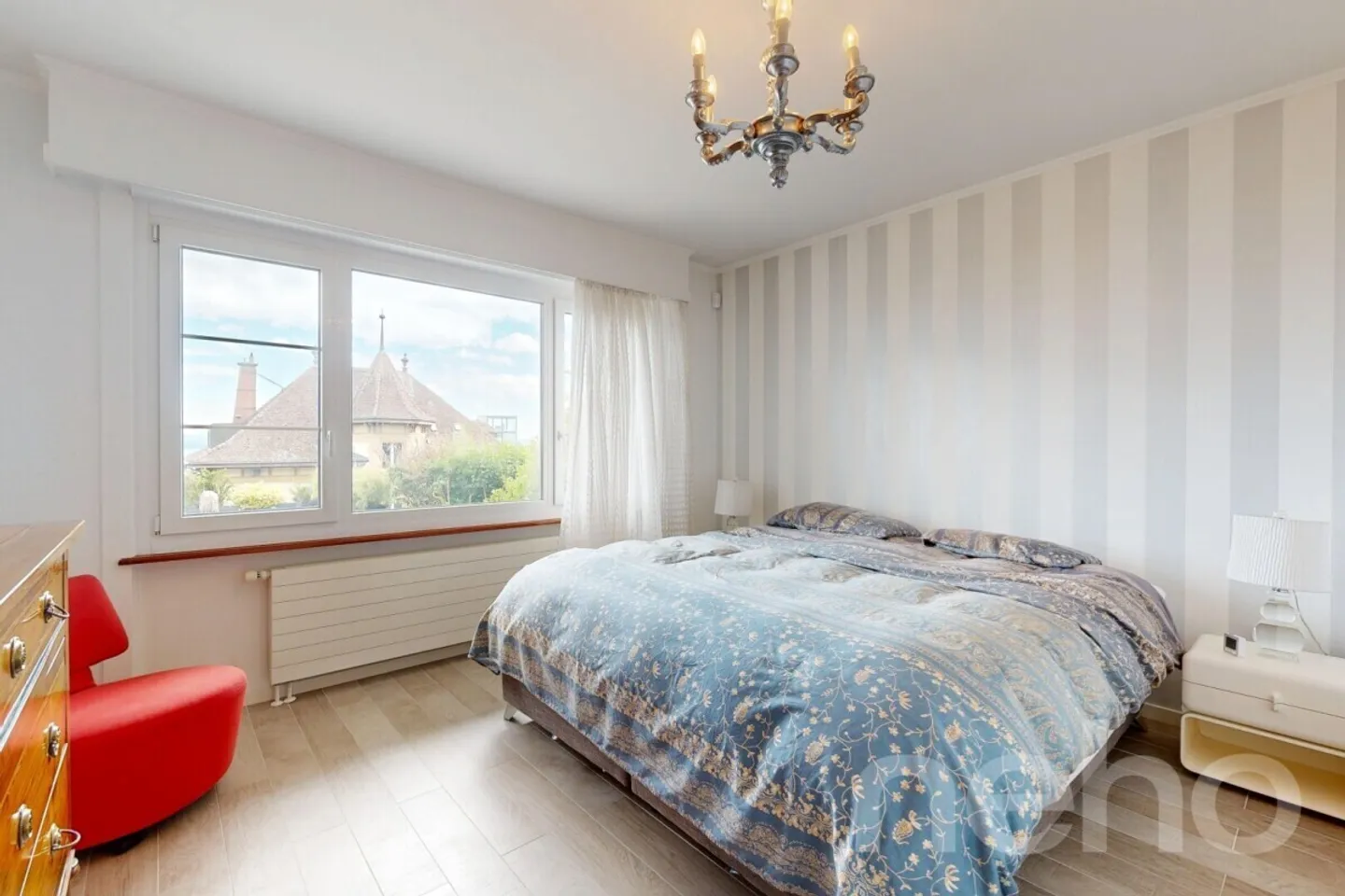 Außergewöhnliche zeitgenössische Villa mit Pool und Blick auf den Neuenburgersee - Foto 8 von 12