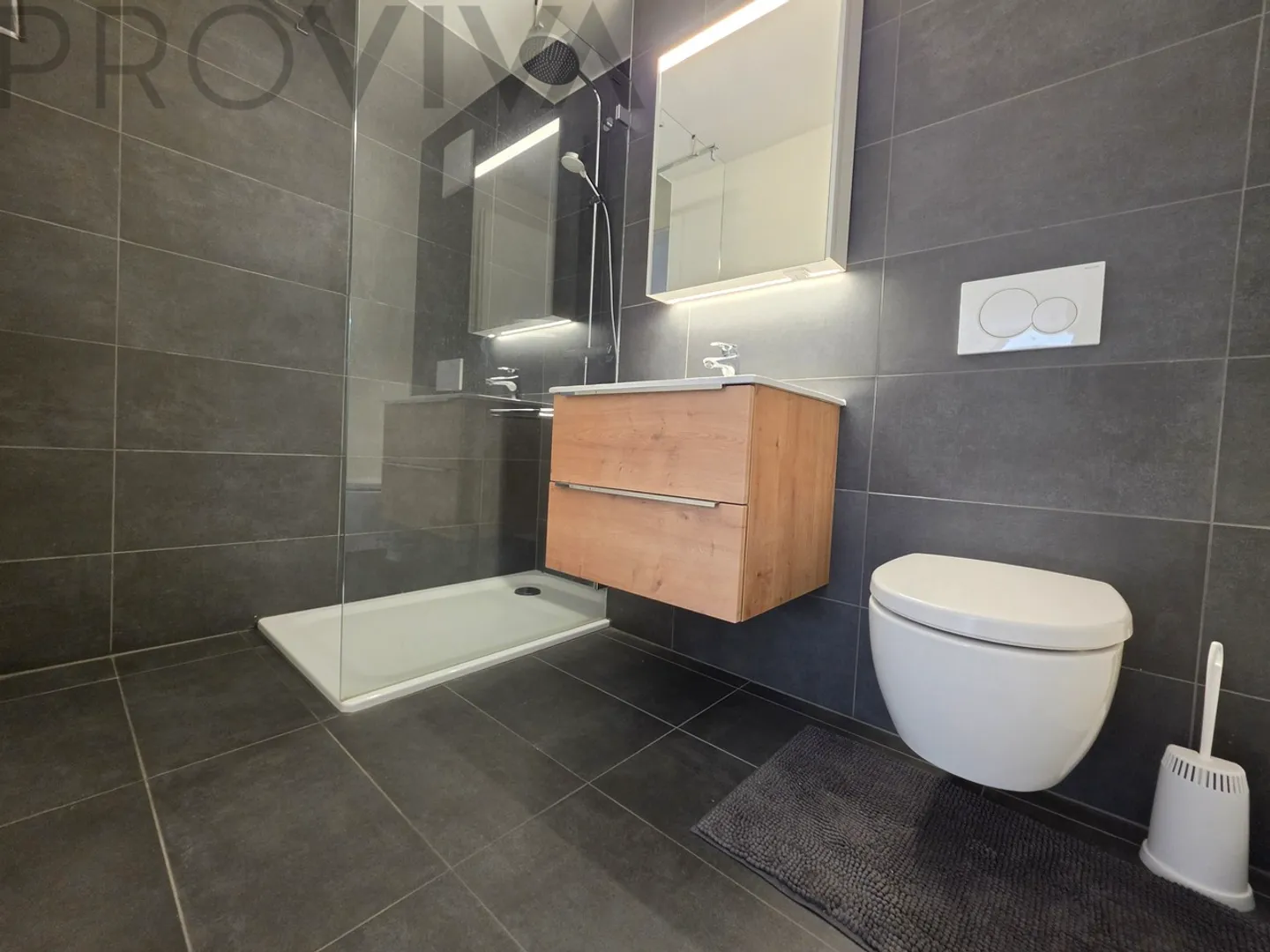 Spazioso, luminoso con grande balcone - Foto 6 di 14