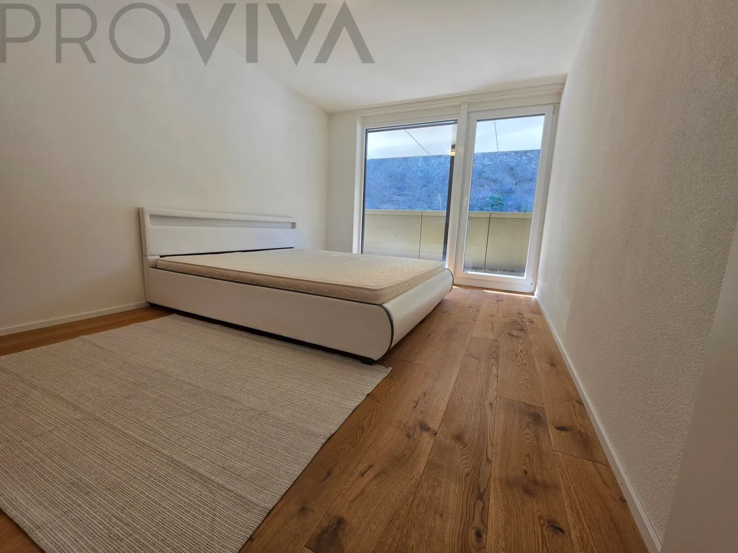 Spazioso, luminoso con grande balcone - Foto 7 di 14