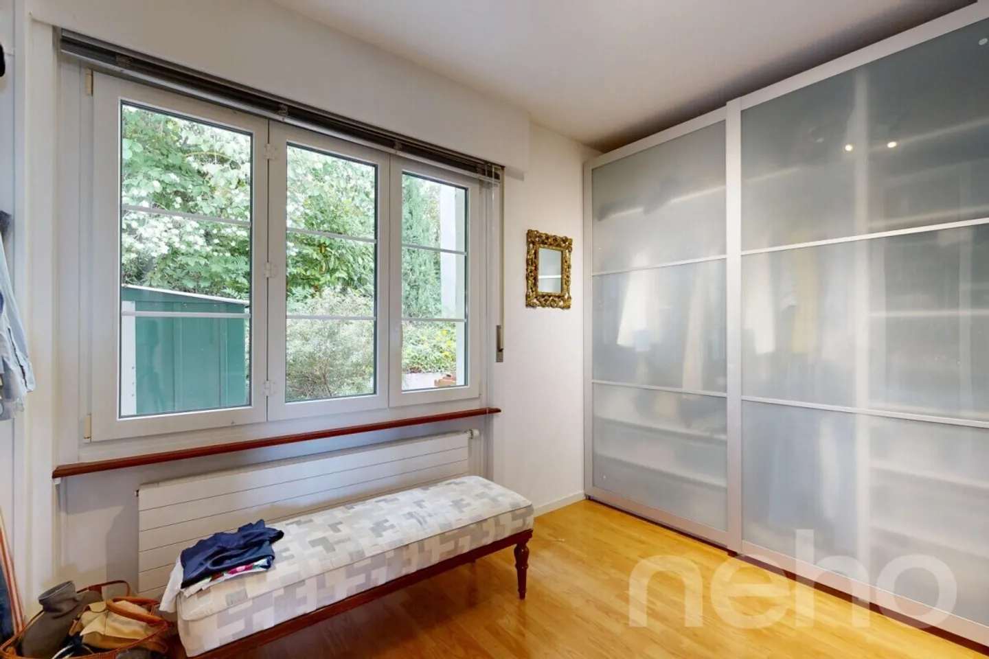 Außergewöhnliche zeitgenössische Villa mit Pool und Blick auf den Neuenburgersee - Foto 10 von 12
