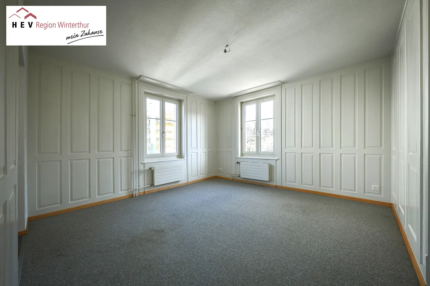 Multi-Generational Home in Seen - Photo 3 of 8