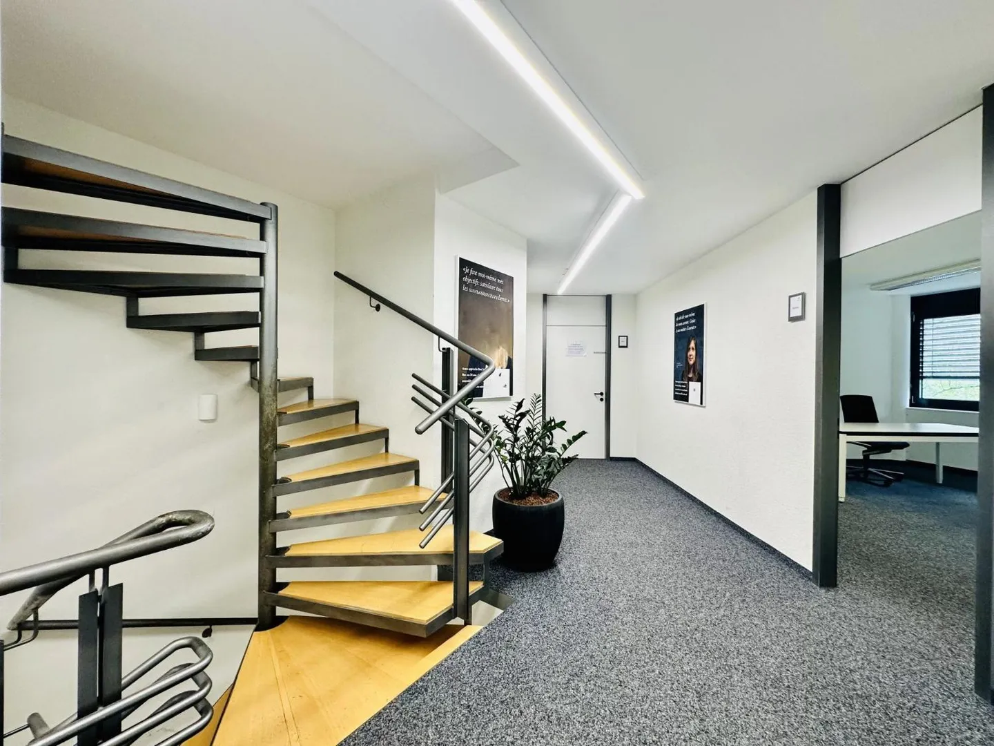 Bureaux Prestigieux à Sion - Photo 2 sur 12