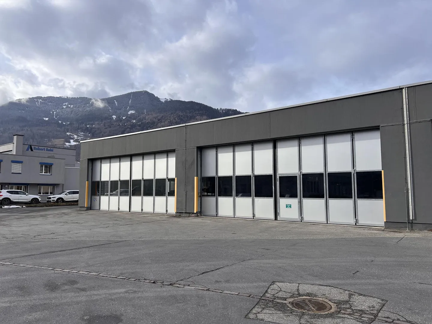 Geräumiger Gewerberaum - Foto 1 von 4