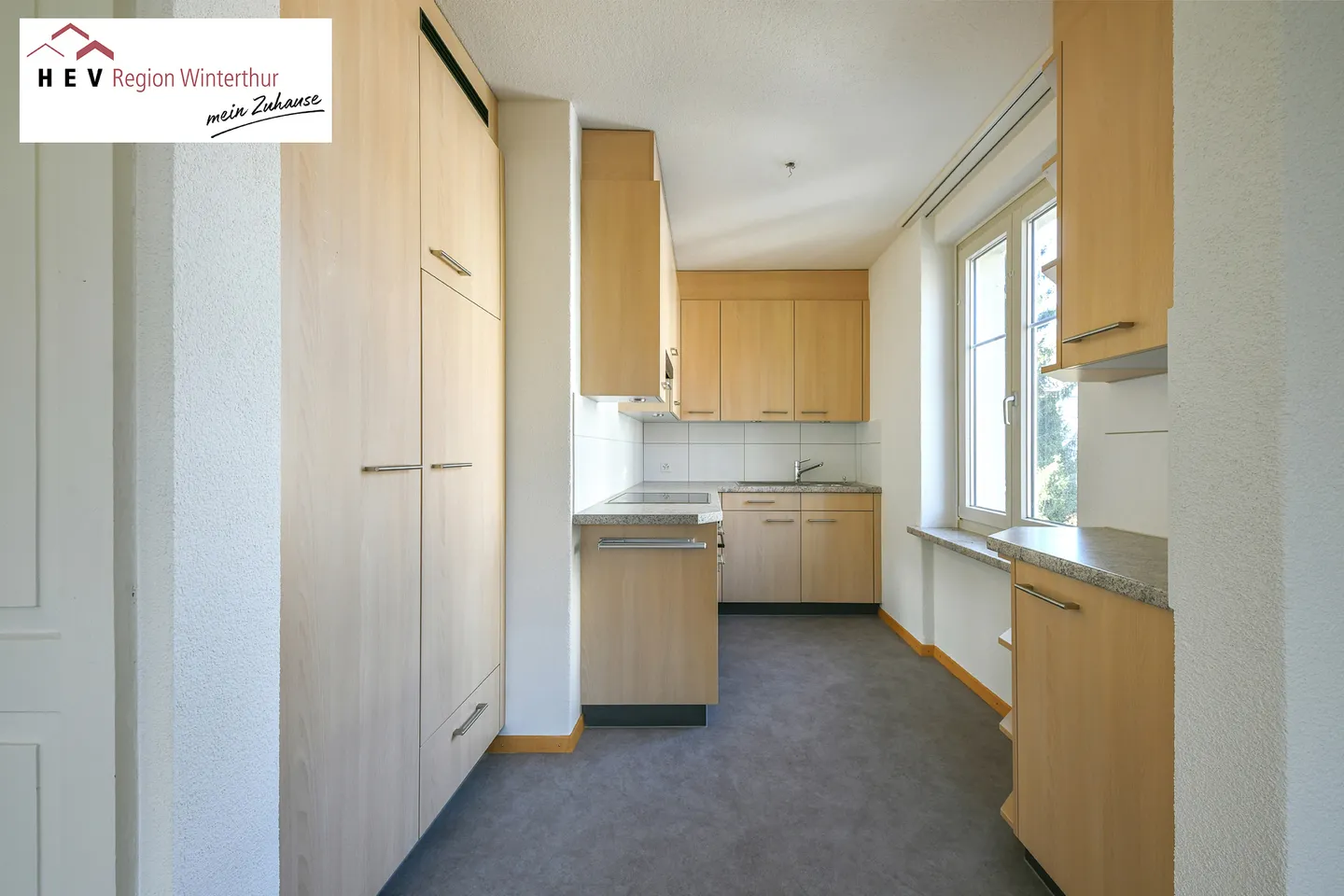 Multi-Generational Home in Seen - Photo 4 of 8