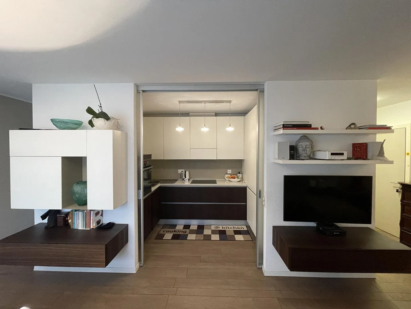 APPARTEMENT ÉLÉGANT ET SPACIEUX 2.5 AVEC GRAND PARKING - Photo 6 sur 13