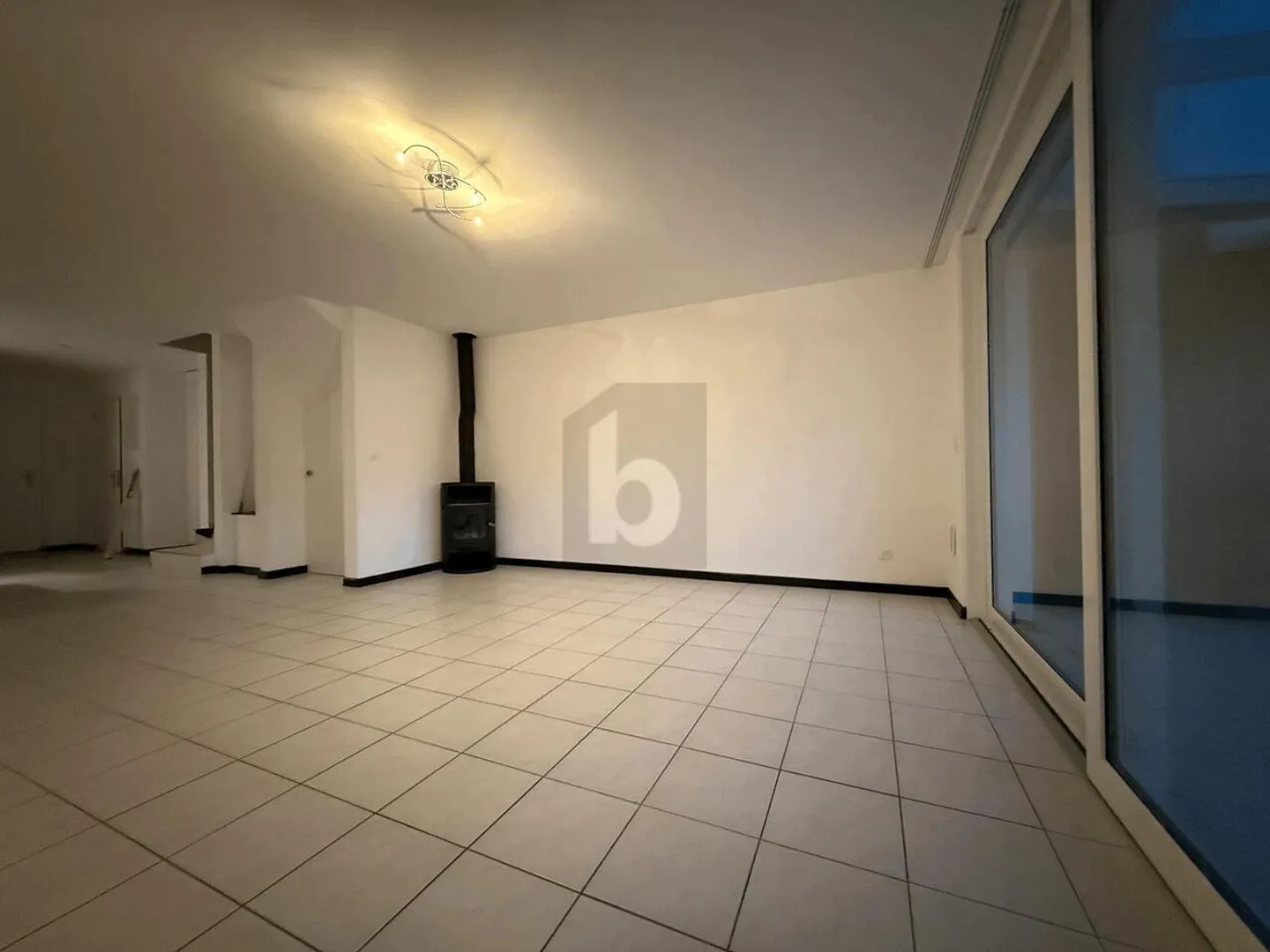 MOLTO SPAZIO, LUCE & POSIZIONE PERFETTA - Foto 3 di 6