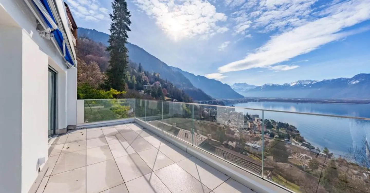 Exceptional Apartment with Lake View - Photo 7 of 10