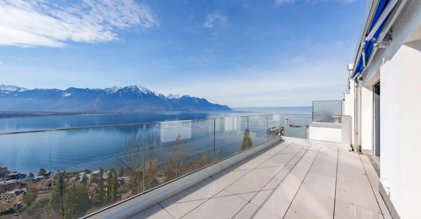 Exceptional Apartment with Lake View - Photo 8 of 10