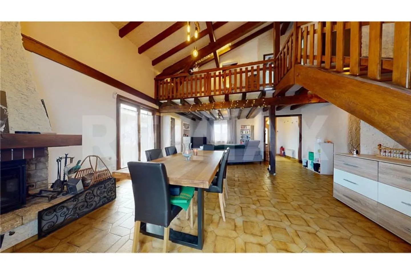 Charmantes Haus mit atemberaubendem Blick und großem Potenzial / RE/MAX Exklusiv - Foto 3 von 6