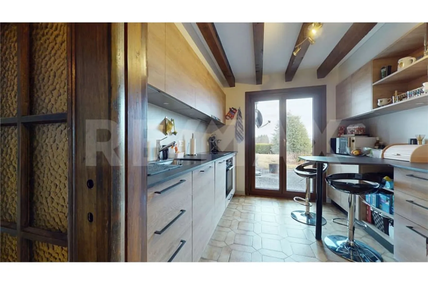 Charmantes Haus mit atemberaubendem Blick und großem Potenzial / RE/MAX Exklusiv - Foto 4 von 6