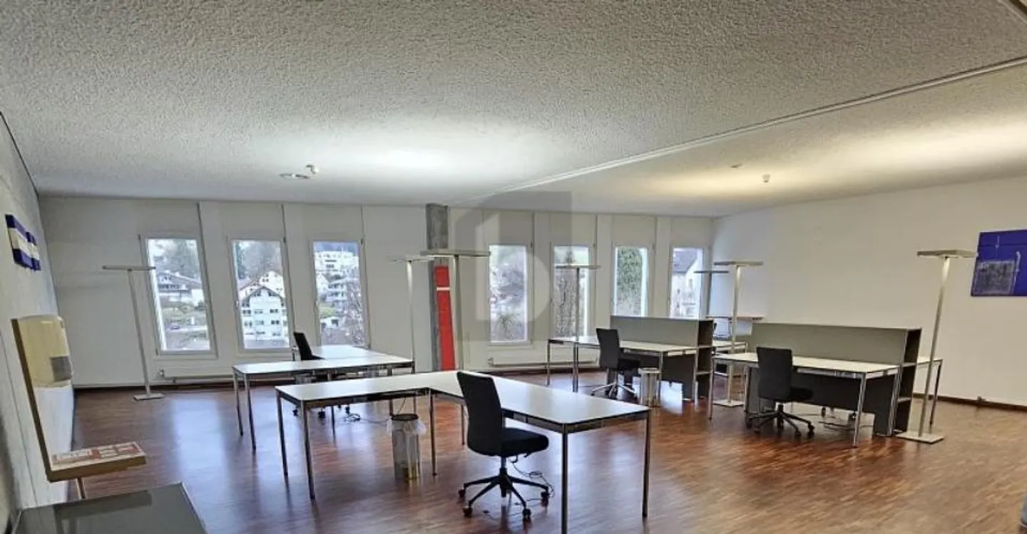 SPACIOUS OFFICE SPACE - Photo 2 of 6