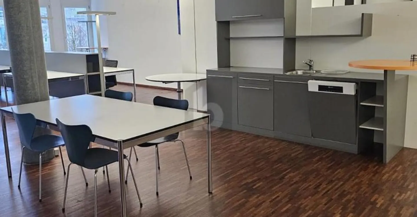 SPACIOUS OFFICE SPACE - Photo 3 of 6