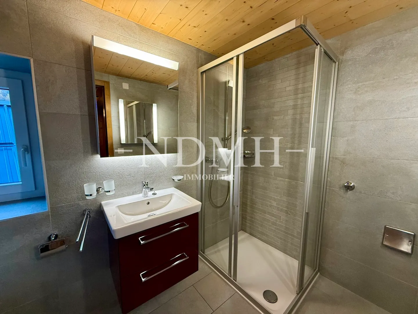 Geräumige 4,5-Zimmer-Wohnung im Herzen des Dorfes - Foto 5 von 9