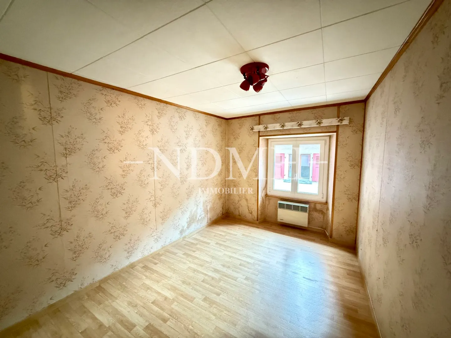 Geräumige 4,5-Zimmer-Wohnung im Herzen des Dorfes - Foto 8 von 9