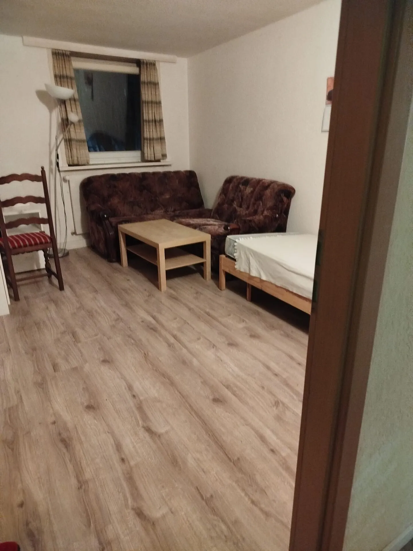 1 Chambre avec Salle de Séjour Partagée - Photo 1 sur 5