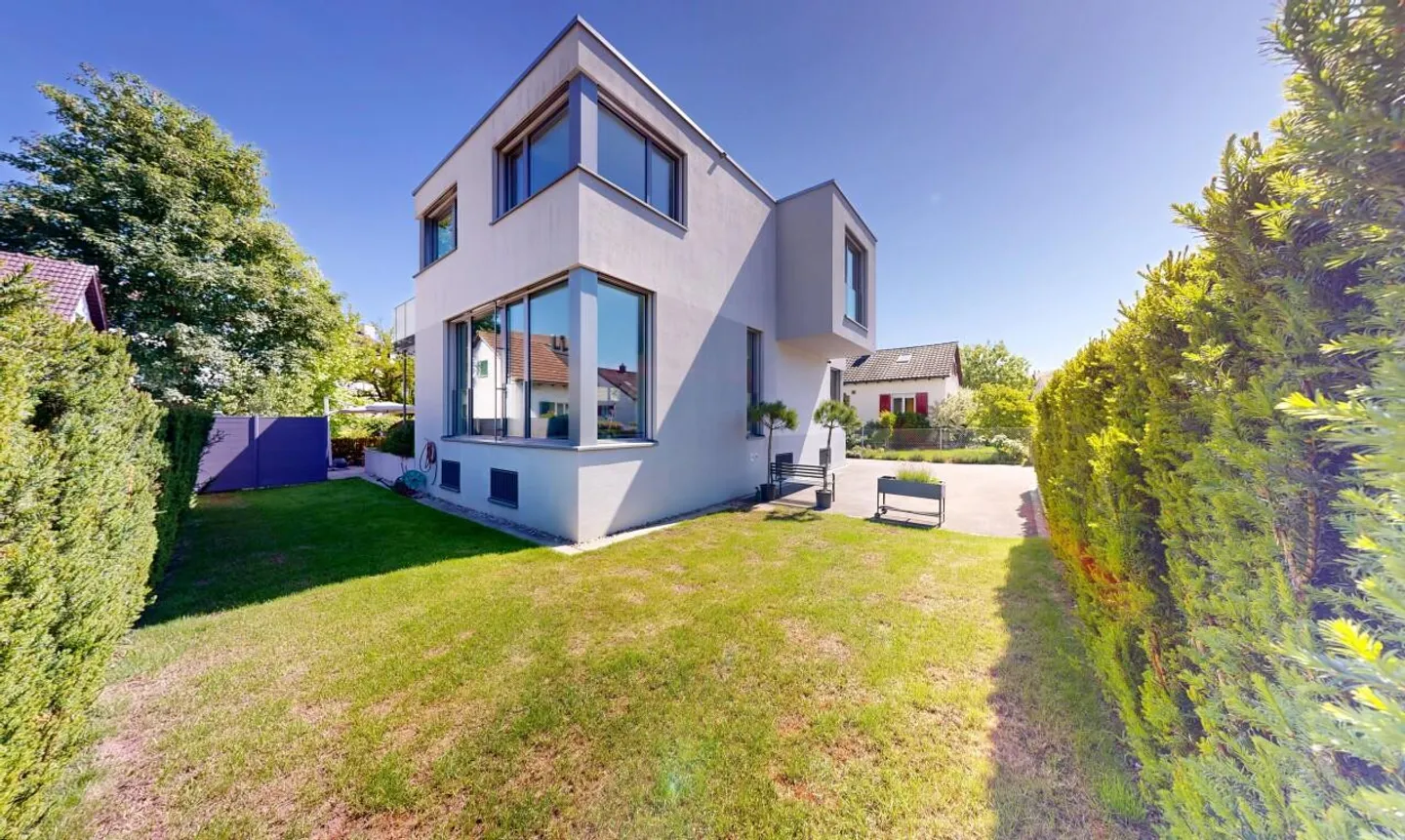 Modern Detached Family House with Large Garden in Dietikon - Photo 2 of 11