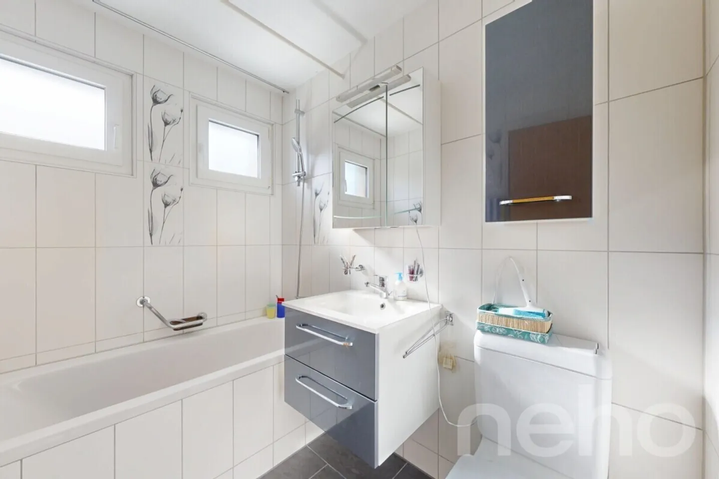 Appartamento ristrutturato di 4,5 locali con balcone a Nidau - Foto 9 di 12