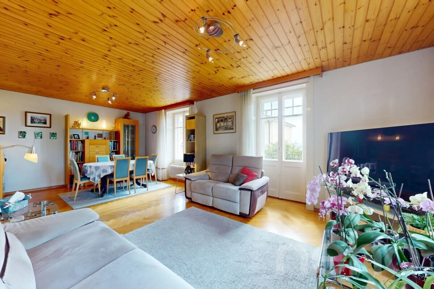 Grande Casa con vista parziale sul lago e alto potenziale di sviluppo - Foto 4 di 12