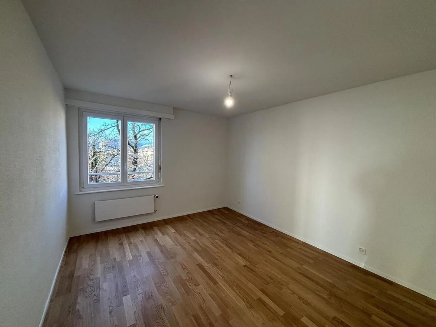 2081 - Superb renovated 4-room apartment on the 1st floor - Photo 6 of 9