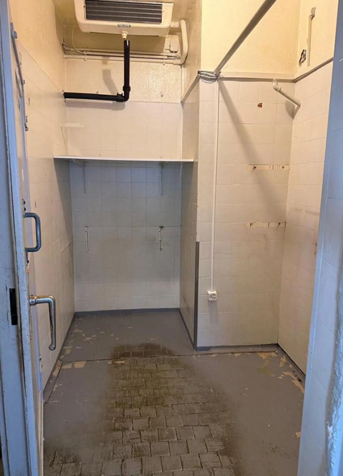 Espace de vente avec grande vitrine dans un emplacement de choix à Bottighofen - Photo 11 sur 13