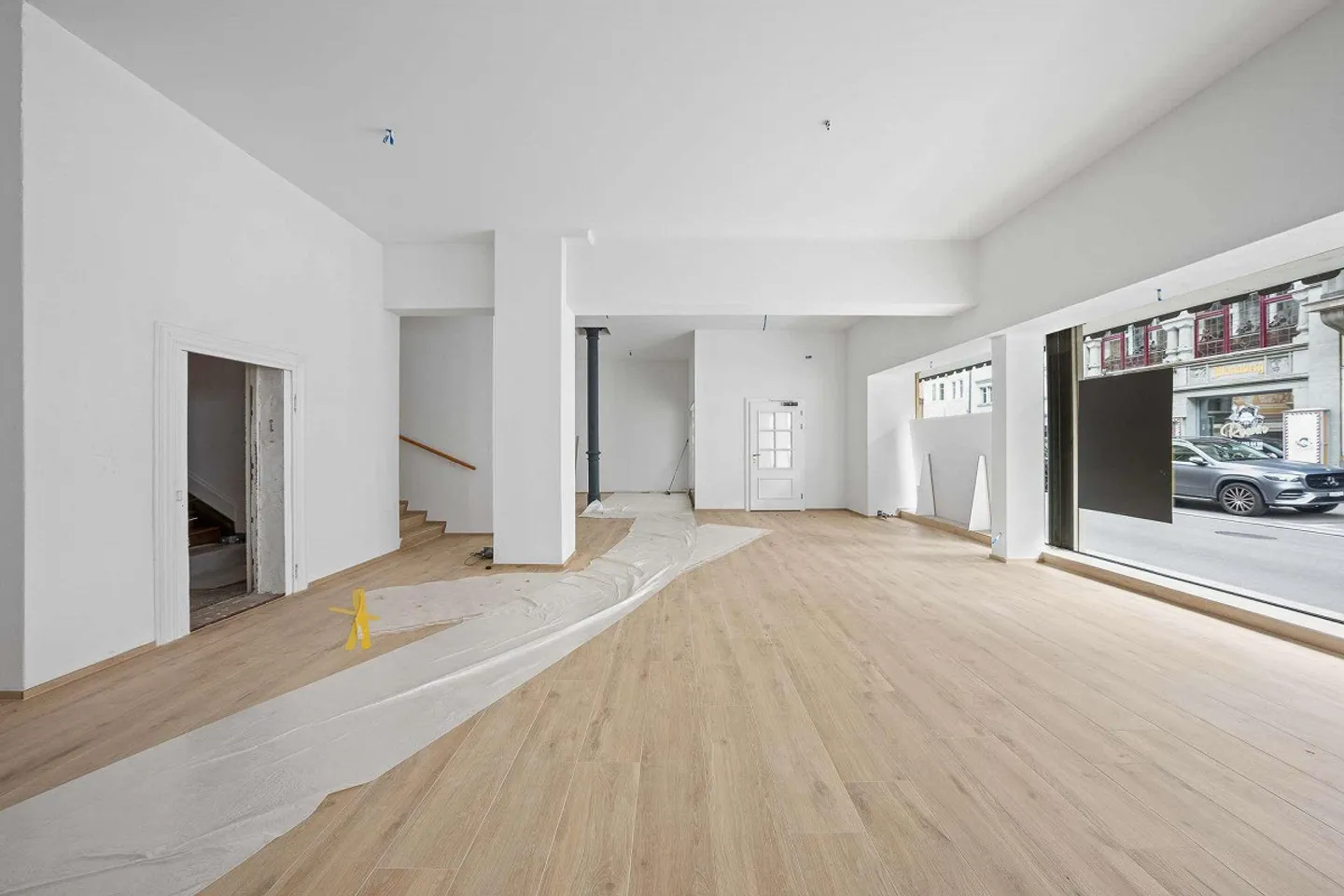 Attractive Commercial Unit 170 m², freshly renovated - Photo 5 of 12