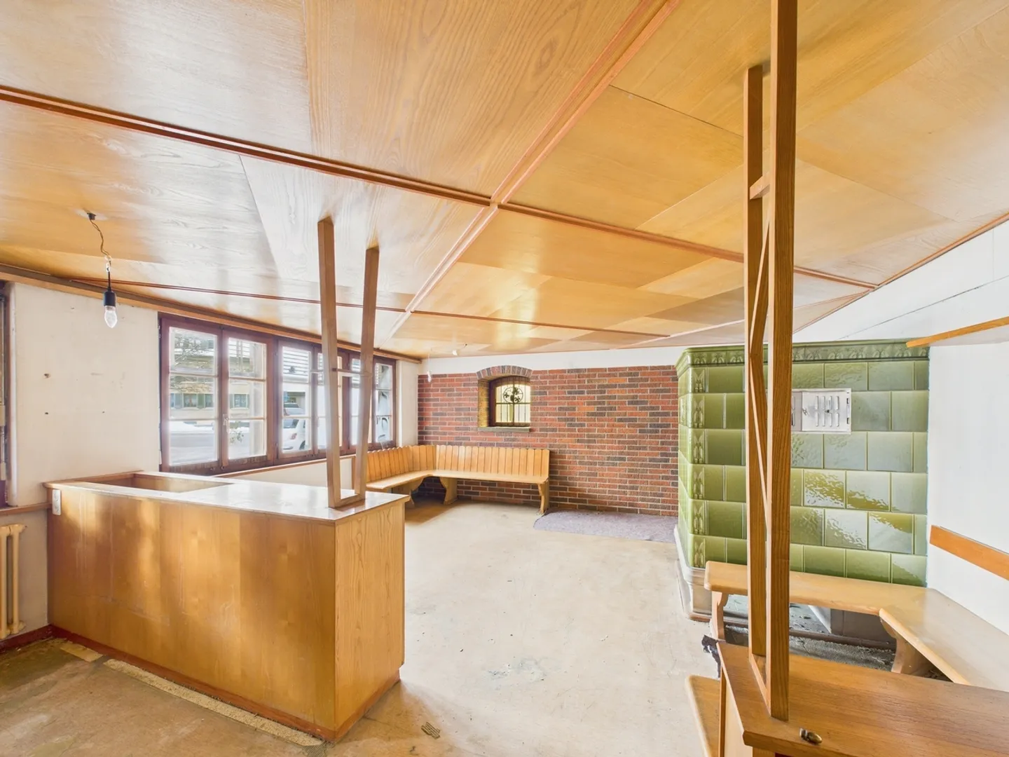 Ampia casa colonica di 7,5 stanze con grande potenziale di ampliamento a Theilingen - Foto 5 di 13