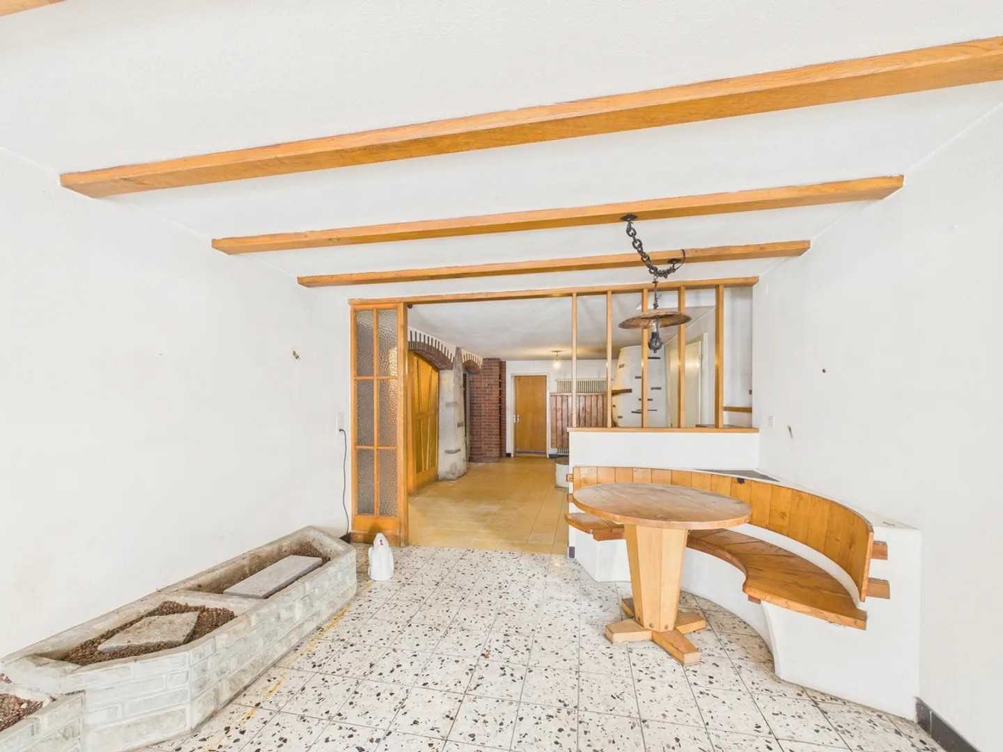 Ampia casa colonica di 7,5 stanze con grande potenziale di ampliamento a Theilingen - Foto 10 di 13