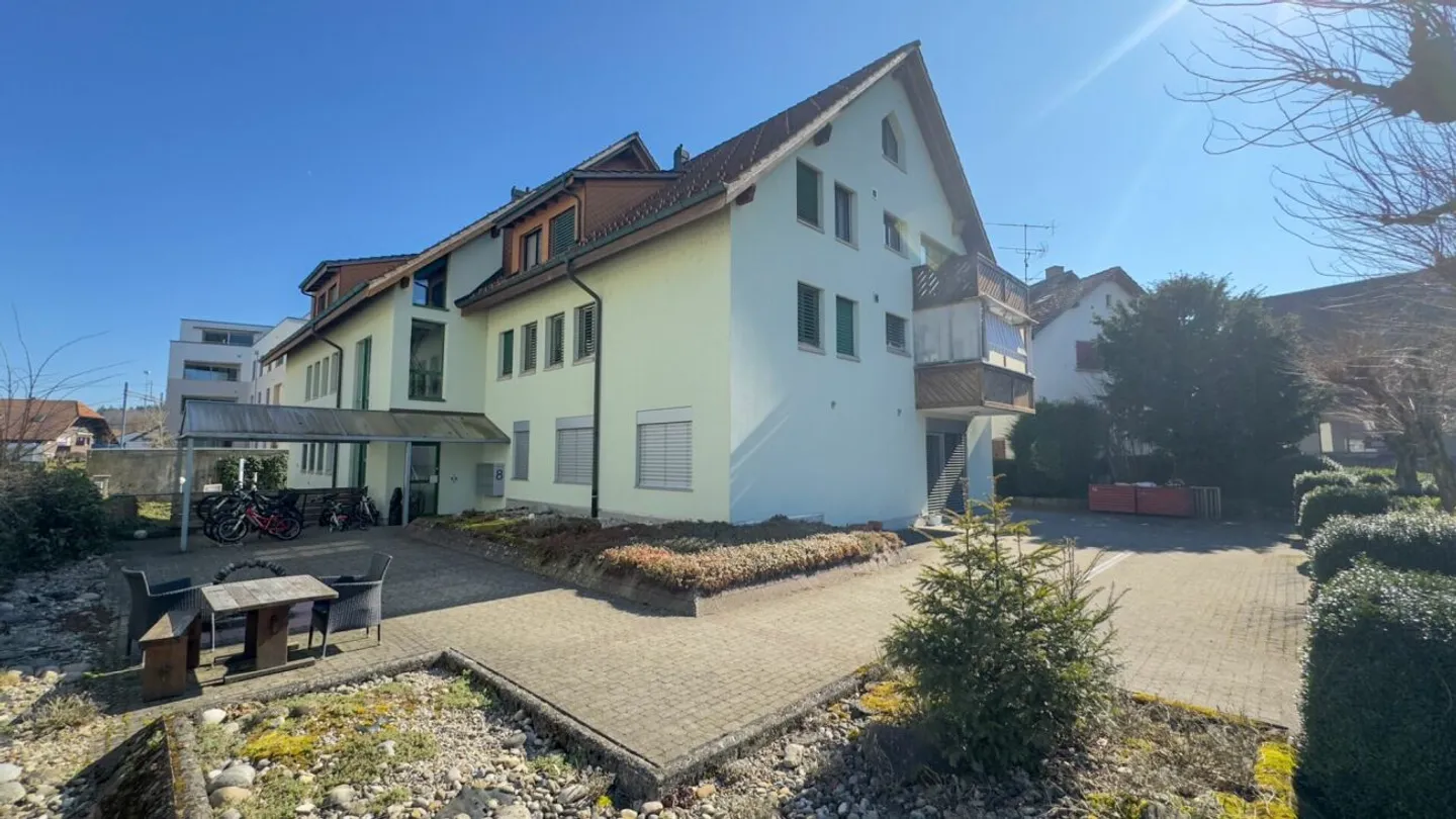 Charmante Dachwohnung in Aarwangen - Foto 8 von 9