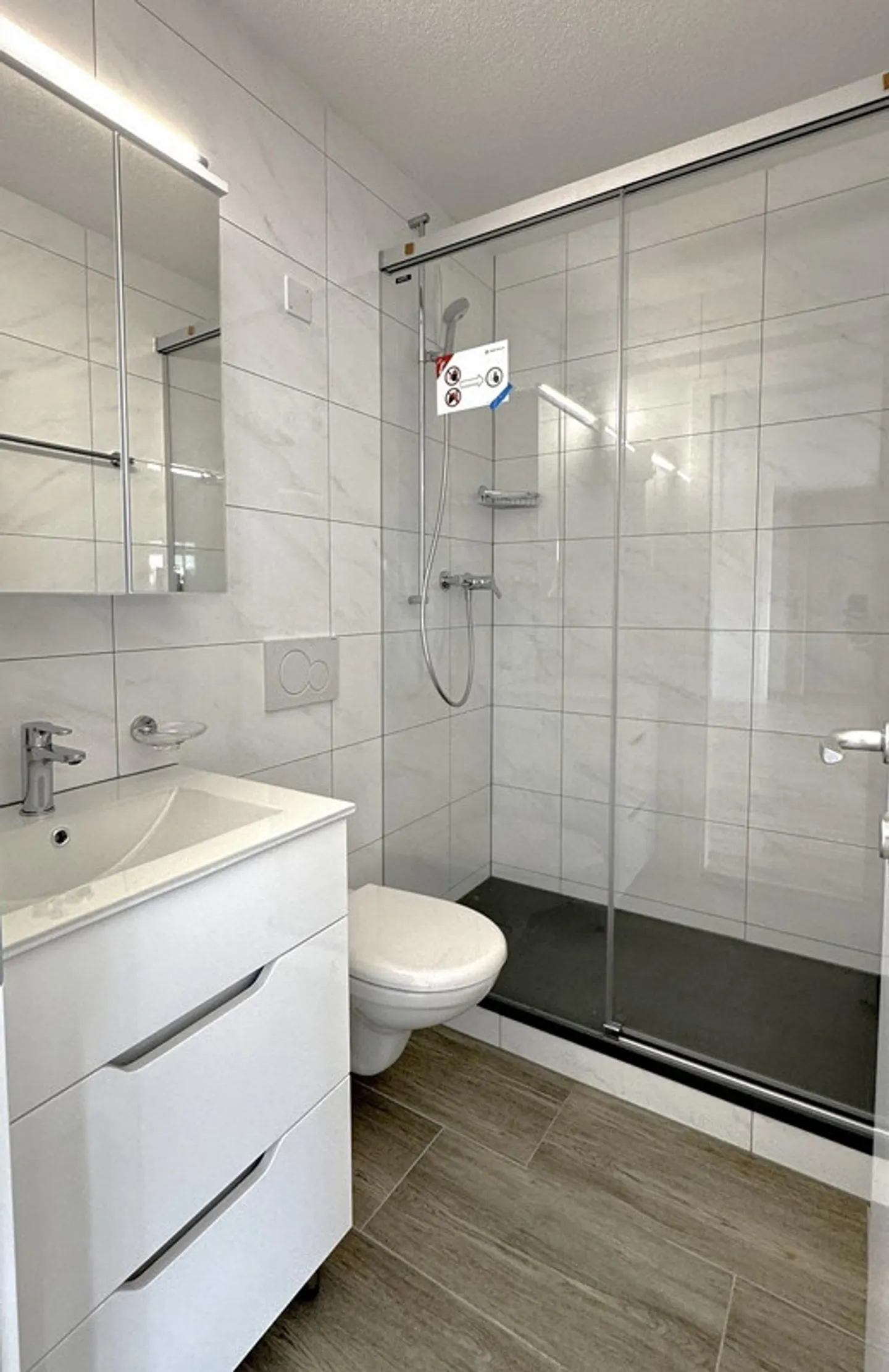 Renovierte Wohnung mit Balkon - Foto 6 von 6