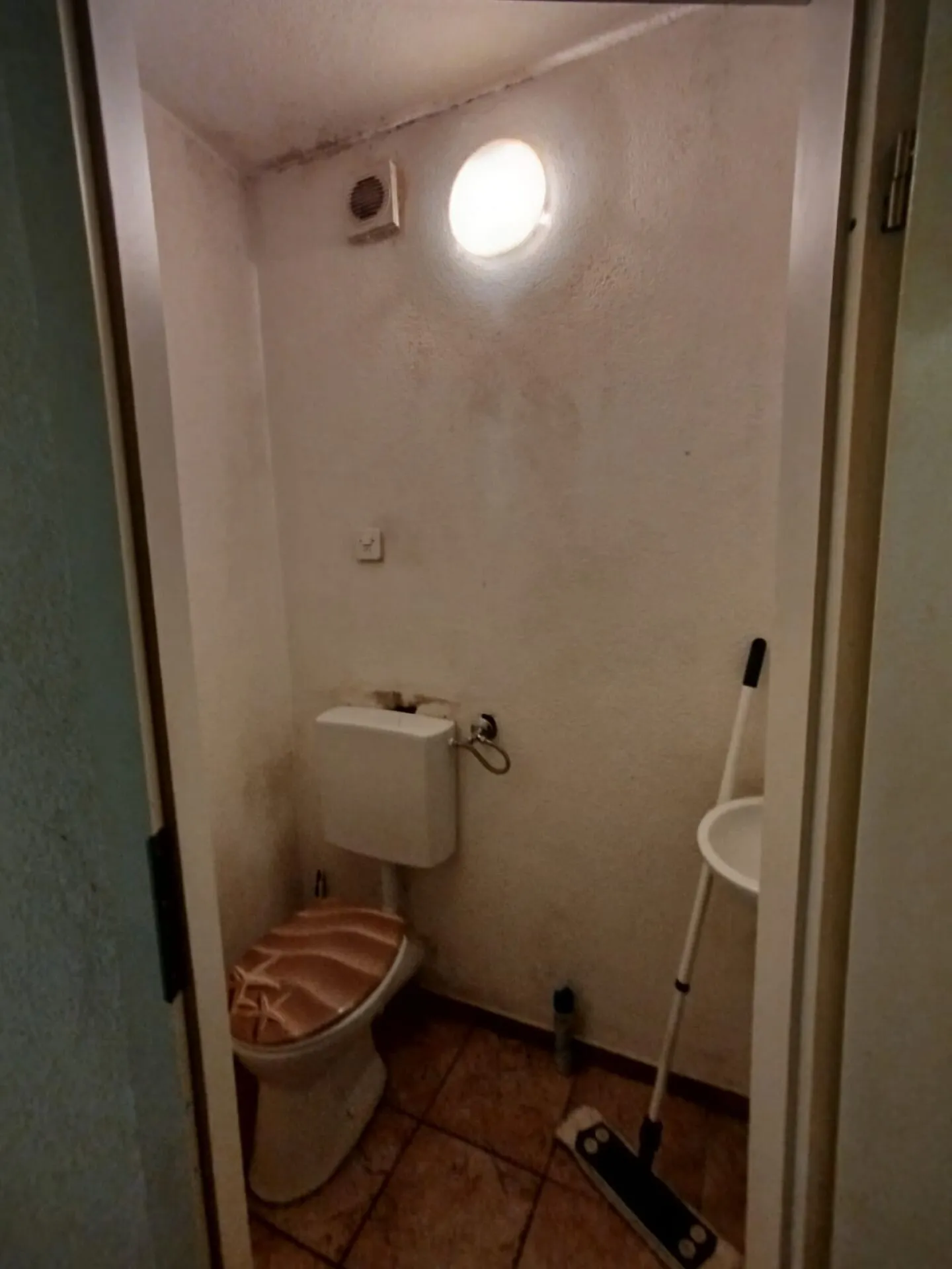 1 Chambre avec Salle de Séjour Partagée - Photo 5 sur 5