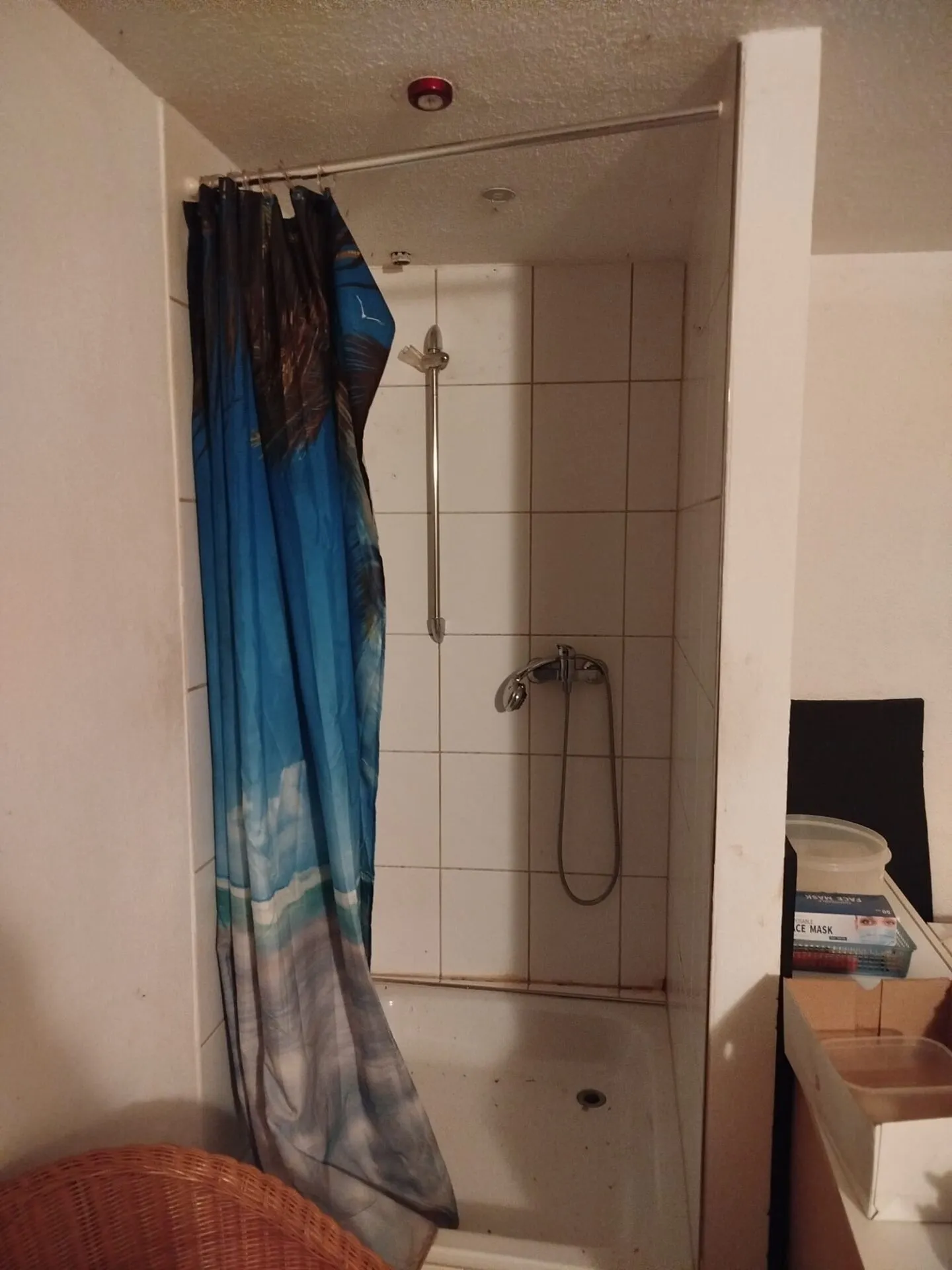 1 Chambre avec Salle de Séjour Partagée - Photo 4 sur 5