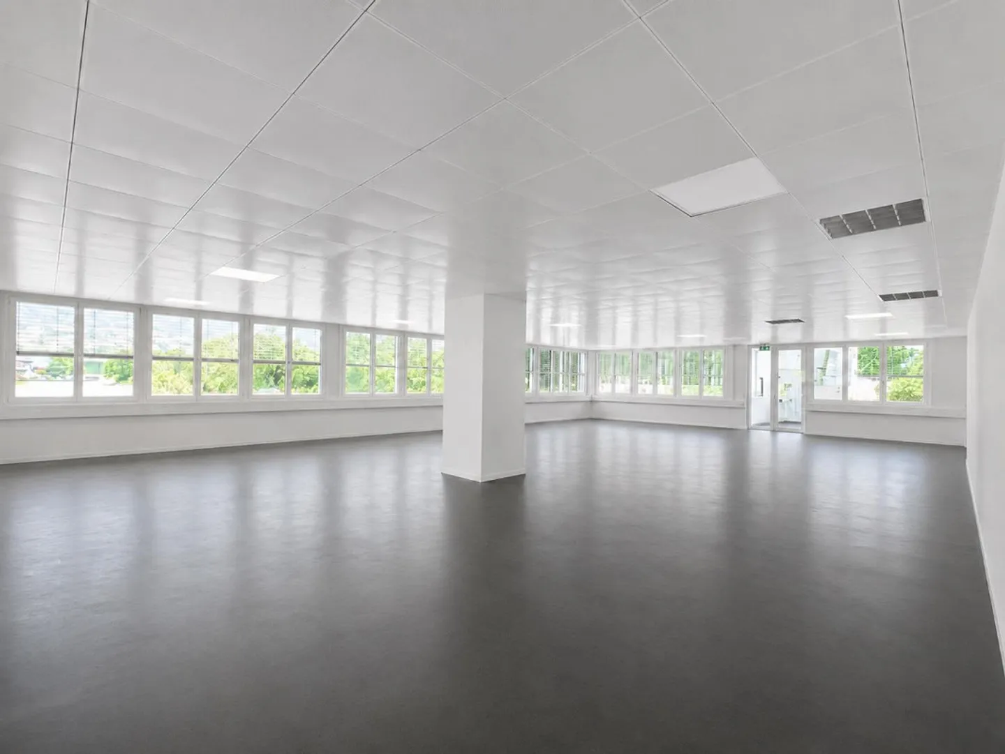 Modern and flexible office spaces with plenty of daylight - Photo 7 of 13