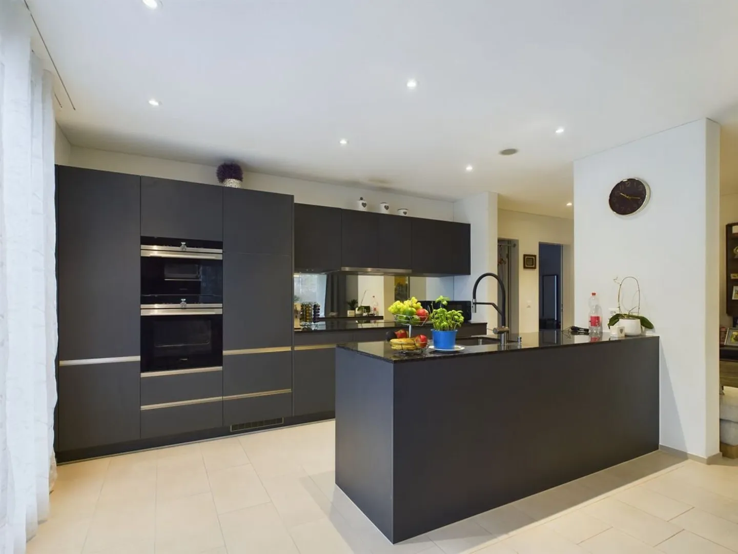 Appartement de jardin moderne à Läufelfingen - Vivre avec style et confort - Photo 1 sur 8