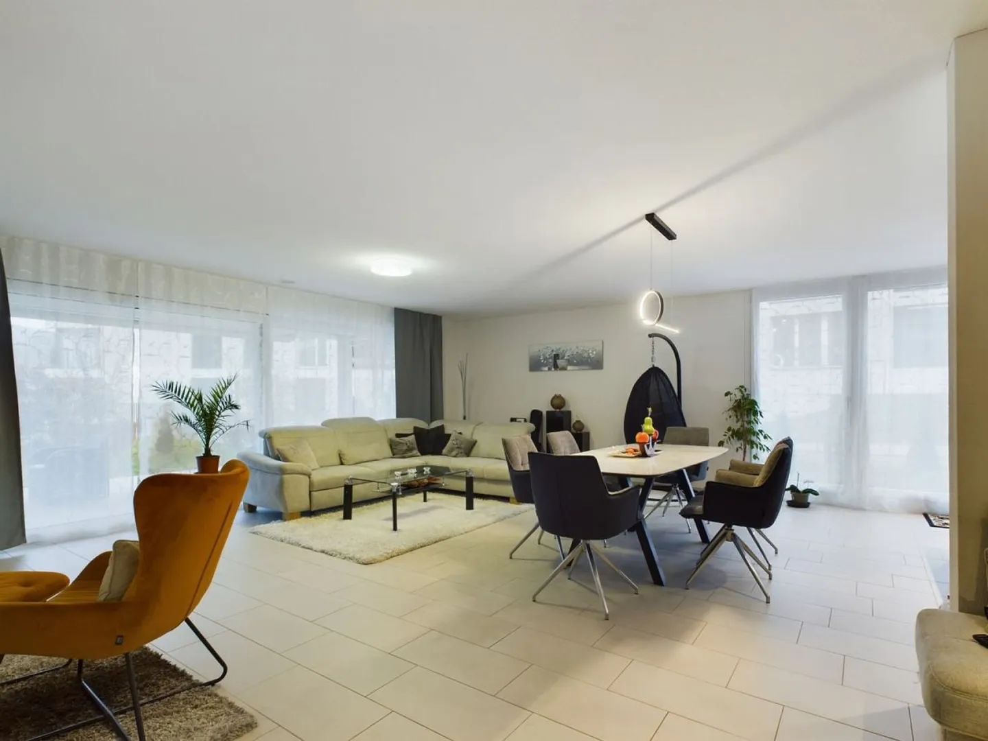 Appartement de jardin moderne à Läufelfingen - Vivre avec style et confort - Photo 2 sur 8