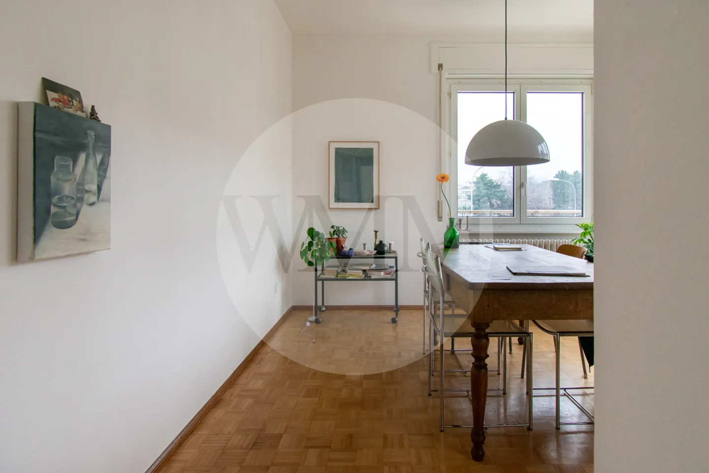 BRIGHT 4-ROOM APARTMENT TWO STEPS FROM THE LAKE - Photo 4 of 12