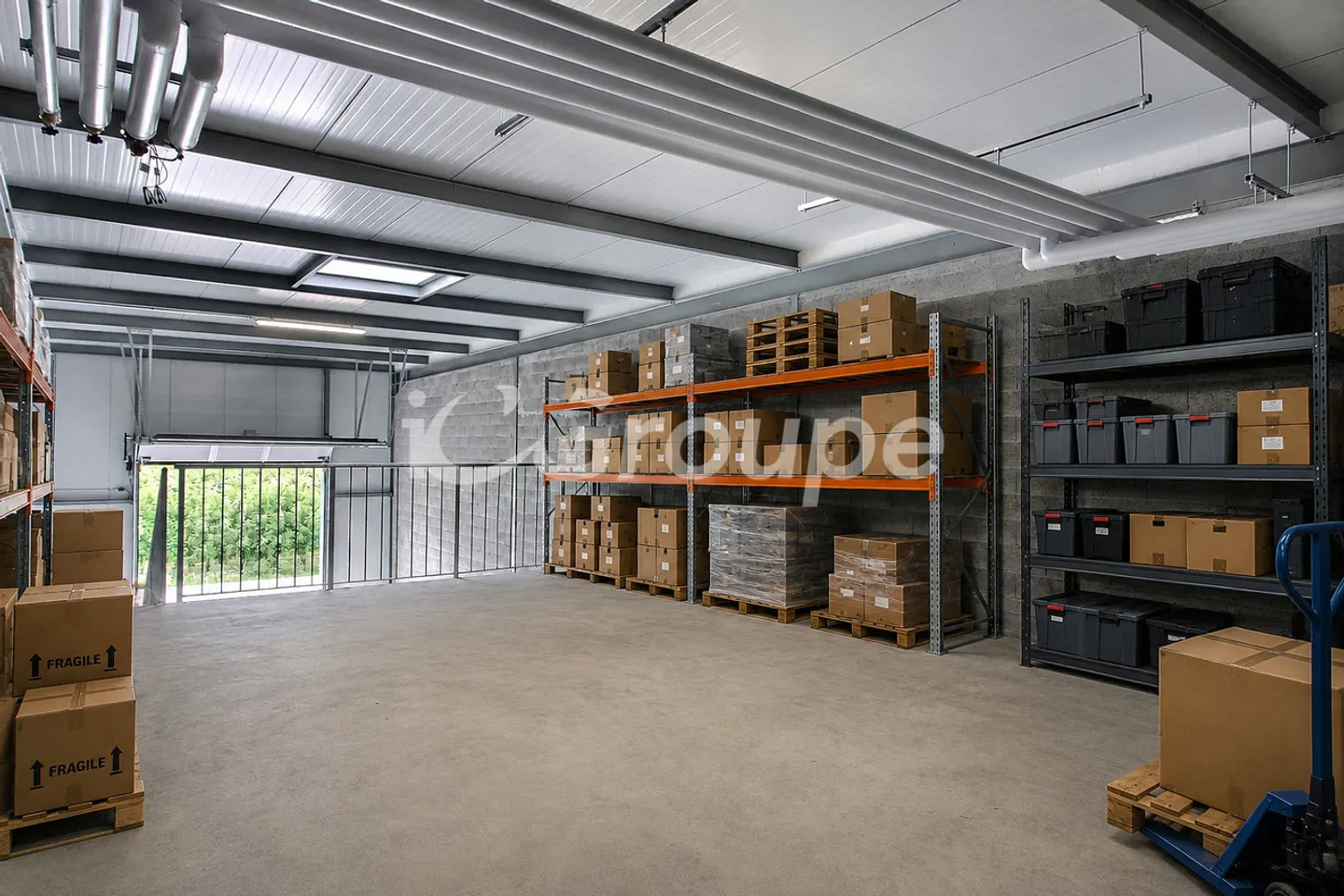 Piccola scatola di stoccaggio 143,1 m² / Laboratorio a Saxon | Disponibile immediatamente - Foto 13 di 14