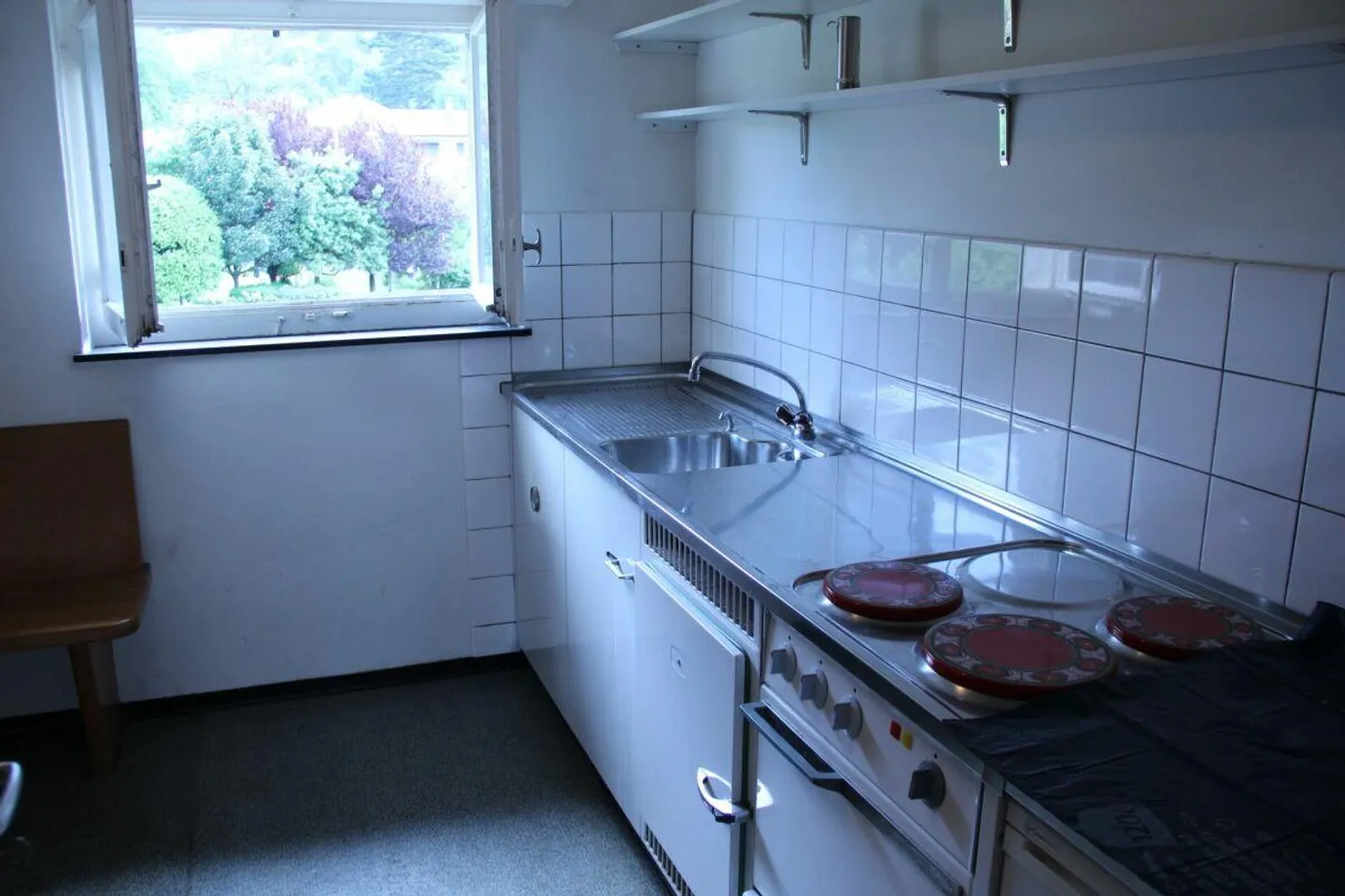 Charmante Altbauwohnung mit Balkon - Foto 2 von 9
