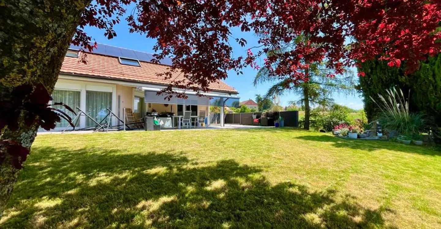 POMY - Villa individuale eccezionale con giardino paesaggistico - Foto 1 di 12