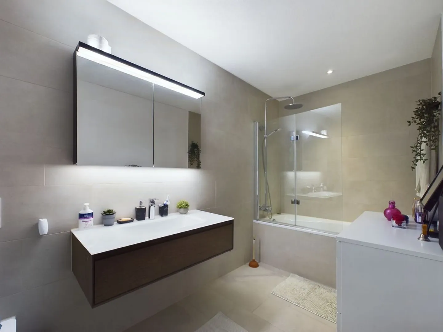 Appartement de jardin moderne à Läufelfingen - Vivre avec style et confort - Photo 5 sur 8