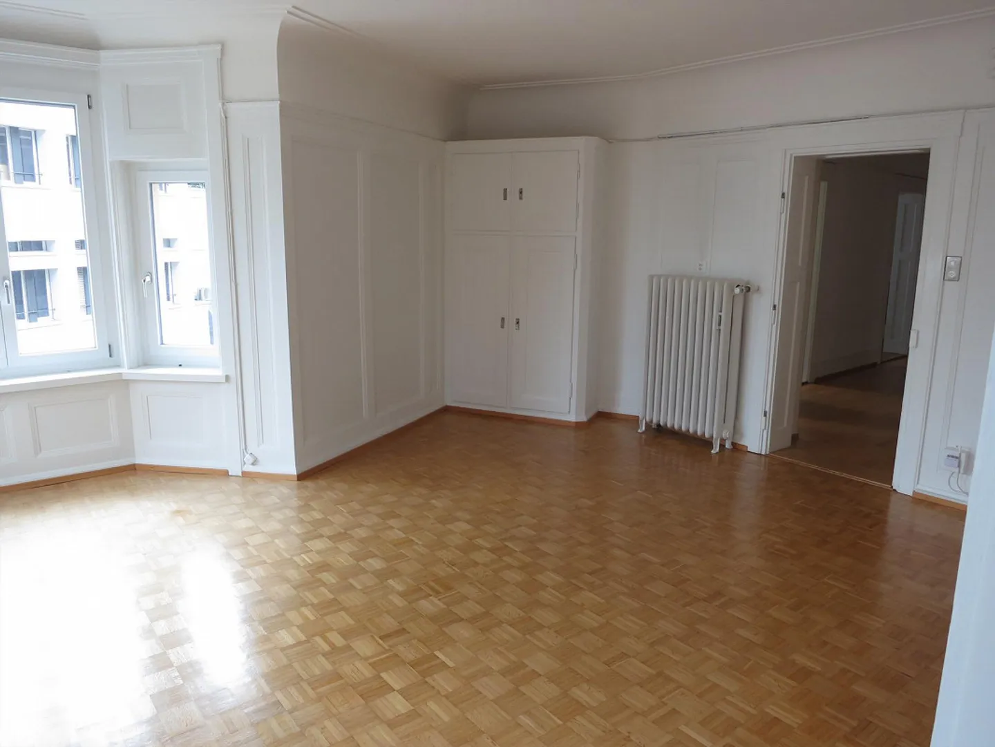 Appartamento Art Nouveau luminoso di 5 1/2 stanze in una posizione centrale - Foto 4 di 18