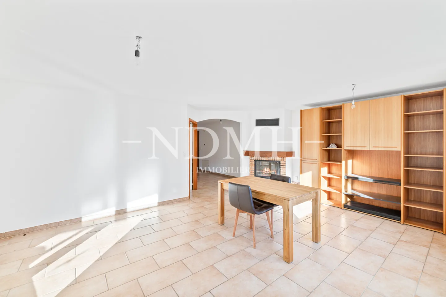 Large villa with two independent apartments - Photo 5 of 11