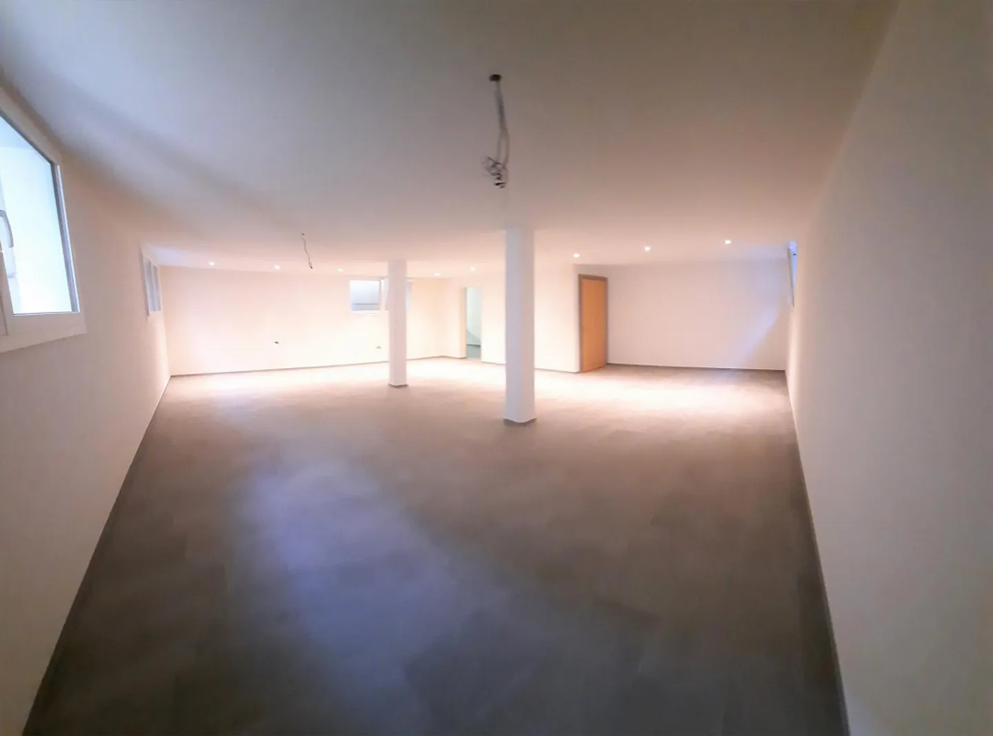 Lostallo, bureau avec service privé avec douche - Photo 3 sur 5