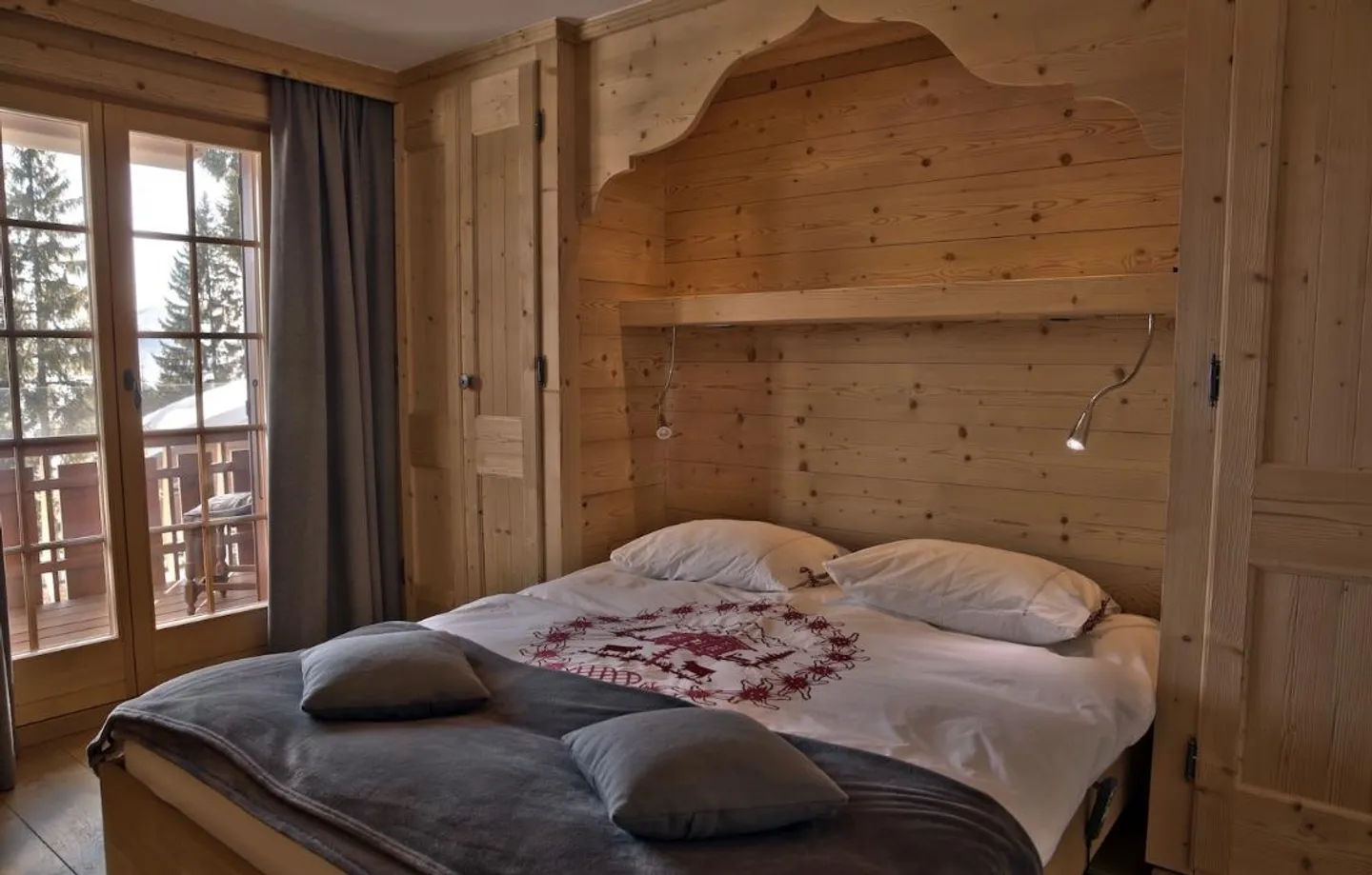 Cozy Chalet Style Apartment Villars-sur-Ollon - Photo 2 of 8