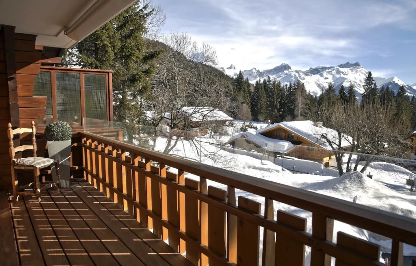 Cozy Chalet Style Apartment Villars-sur-Ollon - Photo 3 of 8