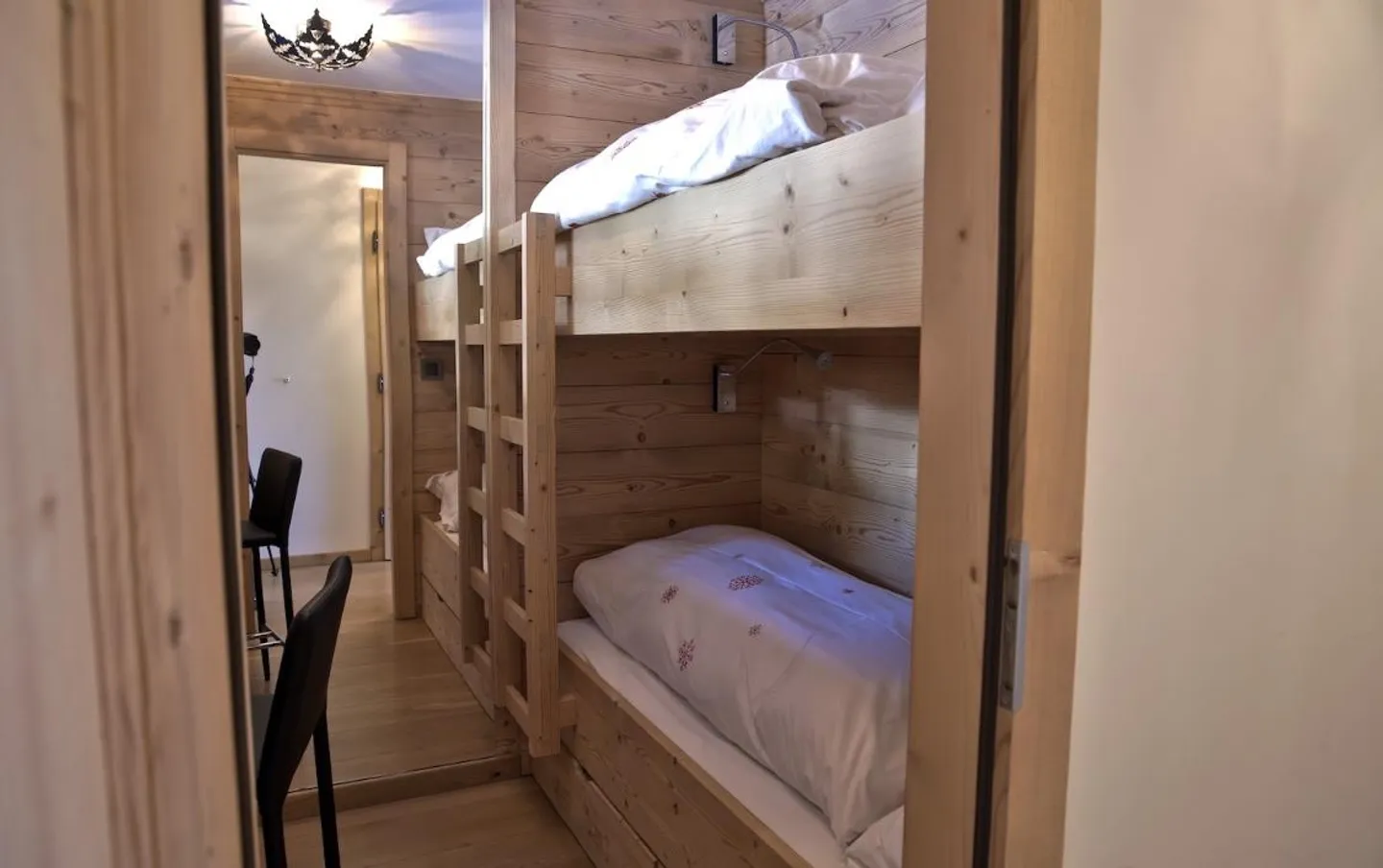 Cozy Chalet Style Apartment Villars-sur-Ollon - Photo 7 of 8