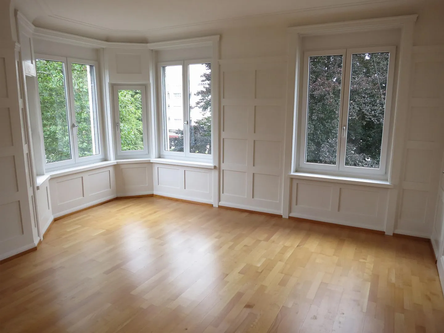 Appartamento Art Nouveau luminoso di 5 1/2 stanze in una posizione centrale - Foto 8 di 18