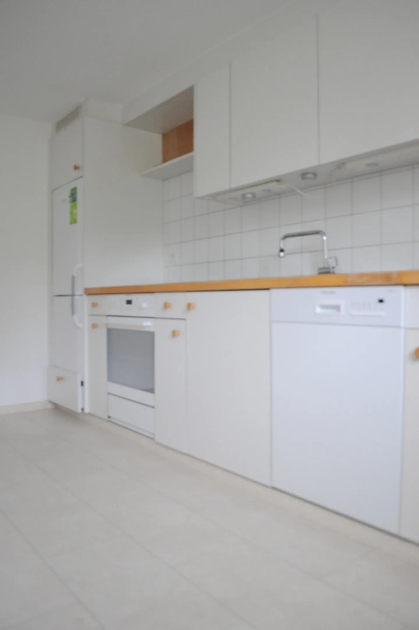 Helle 3 Zimmer-Wohnung mit Balkon und Aussicht ins Grüne - Foto 6 von 8
